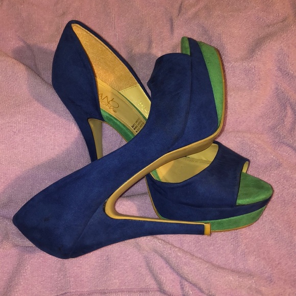 Shoes - Picture 3 of 6